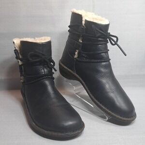 UGG Women's 8 Black Leather & Genuine‎ Sheepskin Slip On Ankle Boots With Laces